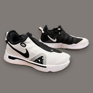 Nike Sneakers WMNS 7.5 Black‎ White PG 4 PAUL GEORGE BASKETBALL RARE CD5079 100
